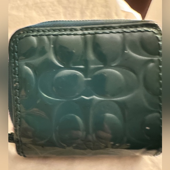 Women’s Coach wallet patent leather teal . Outside excellent, pealing.inside - Picture 2 of 16